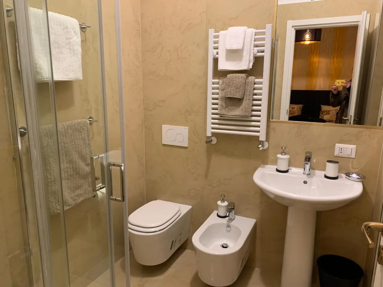***  Fiumicinoa57 Bed & Breakfast Italy